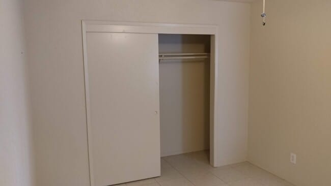 Building Photo - 2 Story home in NE Fresno, Clovis Schools and near shopping centers.