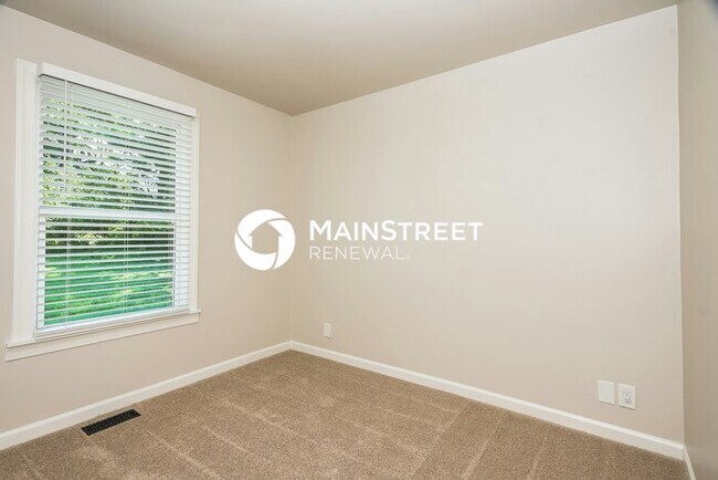 Building Photo - 4 Bedroom Pet-Friendly Home in OLD HICKORY, TN with Main Street Renewal
