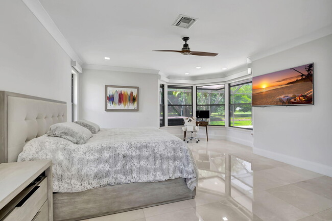 Building Photo - 10099 Canoe Brook Cir