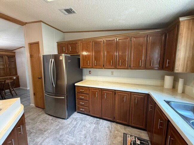 Building Photo - 2/2 Lady Lake Home