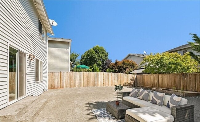 Building Photo - Beautiful 4 bed 2.5 ba Kingsridge home!!