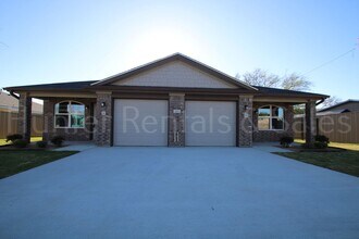 Building Photo - 505 Bonnie Dr