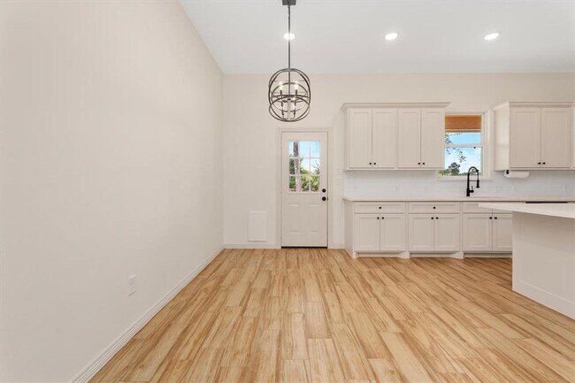 Building Photo - 24738 Roscommon Ln