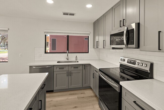 Building Photo - S-1073