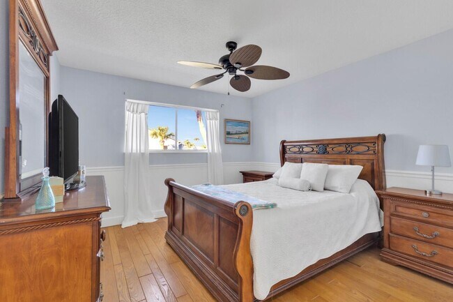 Building Photo - 4949 N Hwy A1A