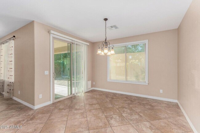 Building Photo - 2585 E Carob Dr