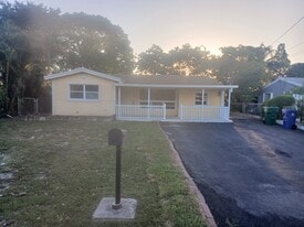 Building Photo - 2900 Sunshine Blvd