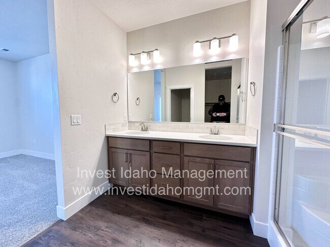 Building Photo - Beautiful Newer Home in Meridian Built in 2024