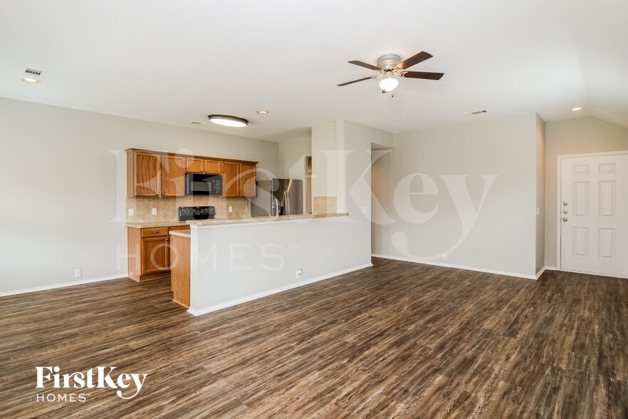 Building Photo - 8620 Wagon Trail