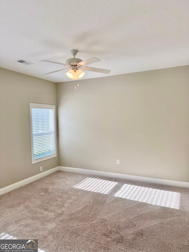 Building Photo - 142 The Villas Wy