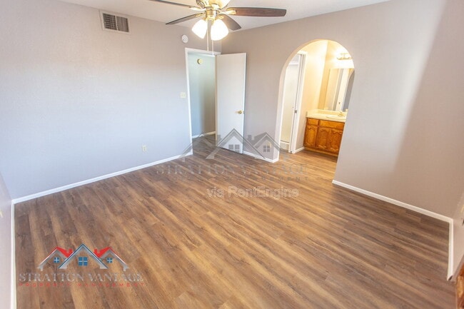 Building Photo - 3749 E Hopi Ave