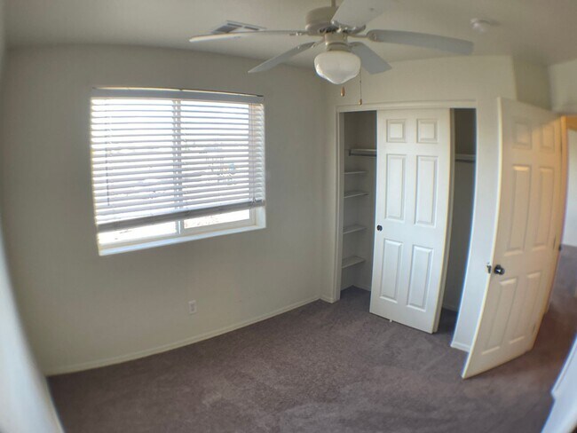 Building Photo - Spacious 3BR Townhome in Bellemont | Fenced Yard + 2-Car Garage