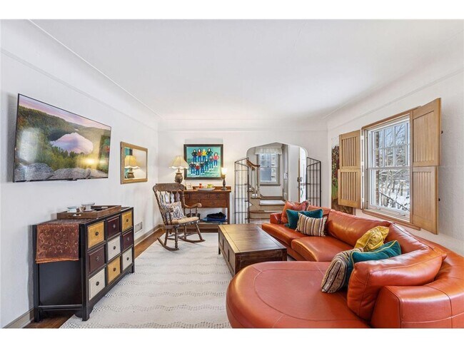 Building Photo - 1197 W Como Blvd