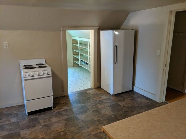 Building Photo - 714 Jackson St
