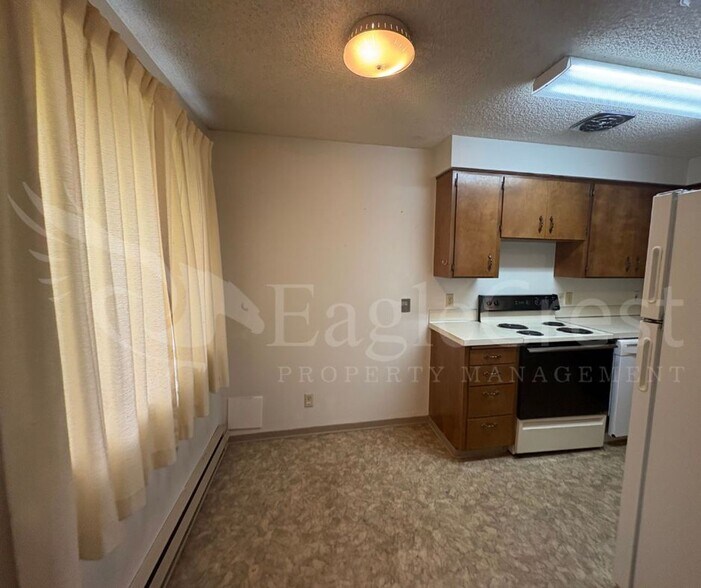 Building Photo - 1037PUFF