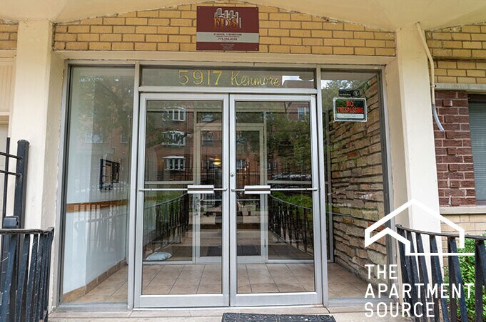 Building Photo - 5917 N Kenmore Ave