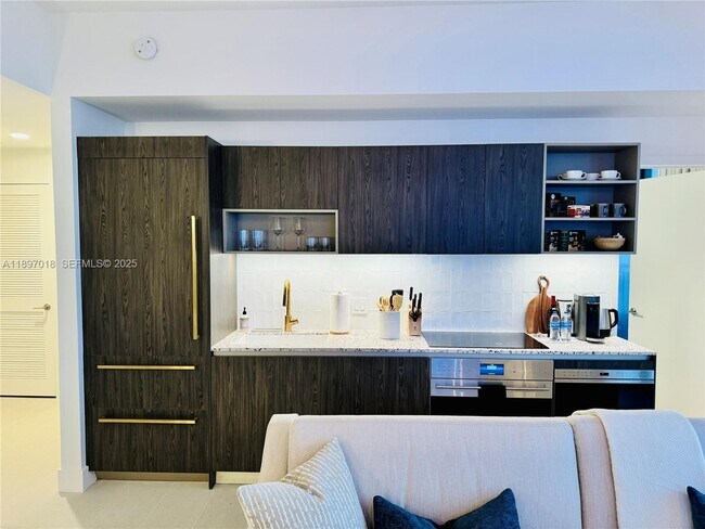 Building Photo - 159 NE 6th St