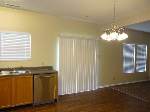 Building Photo - 498 Old Glory Drive