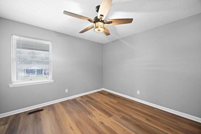 Building Photo - Charming 2 Bedroom in Hixson! Pet Friendly!