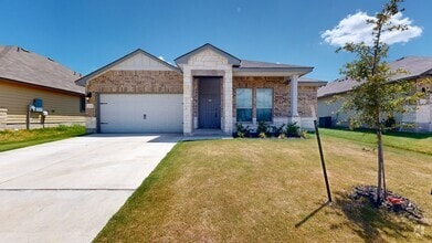 Building Photo - GORGEOUS HOUSE WITH SOLAR PANELS, COMMUNIT...