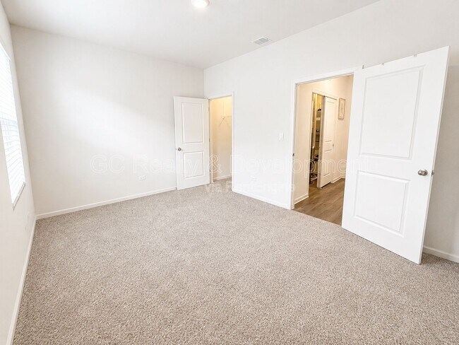 Building Photo - 14729 Greenbriar Dr