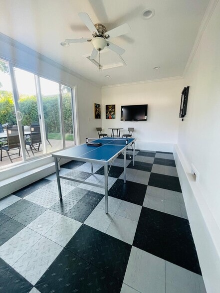 Building Photo - 17946 Valley Vista Blvd