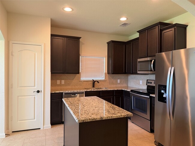 Building Photo - 21102 Echo Manor Dr