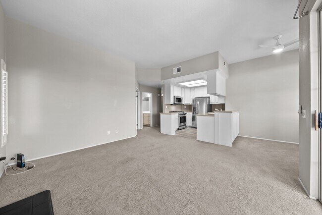 Building Photo - 521 Arbor Dr