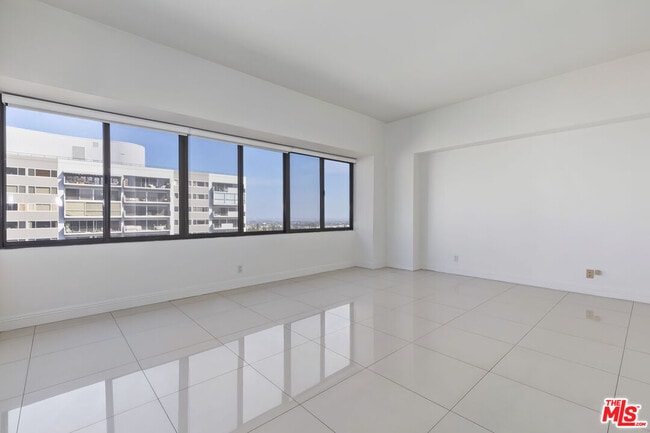 Building Photo - 10445 Wilshire Blvd