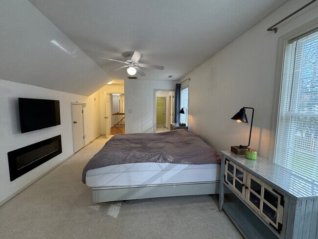 Building Photo - 307 Ludlow Dr