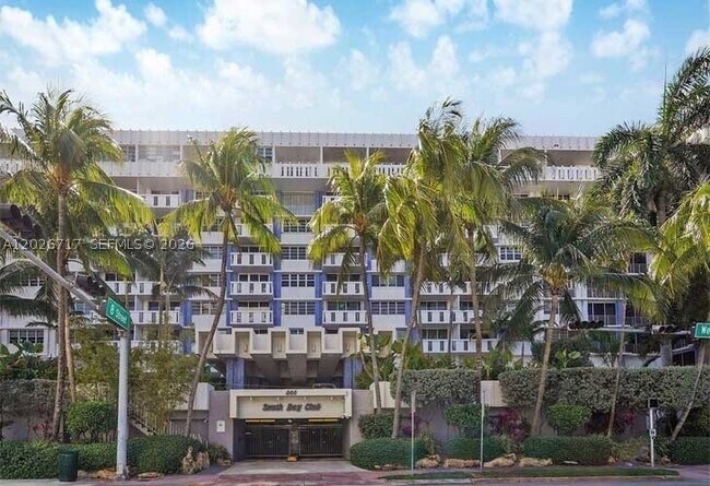 Building Photo - 800 West Dr
