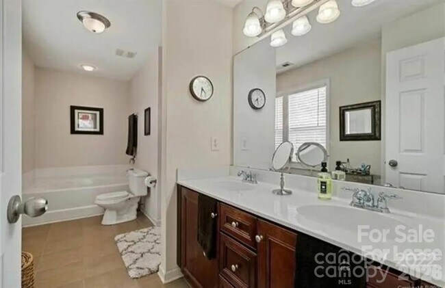 Building Photo - 8144 Haviland Ln