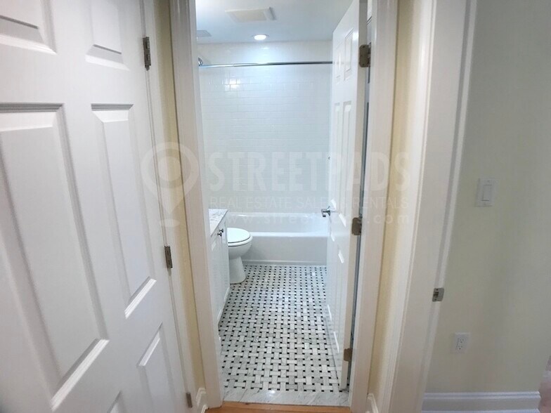 Building Photo - 3 Chauncy St