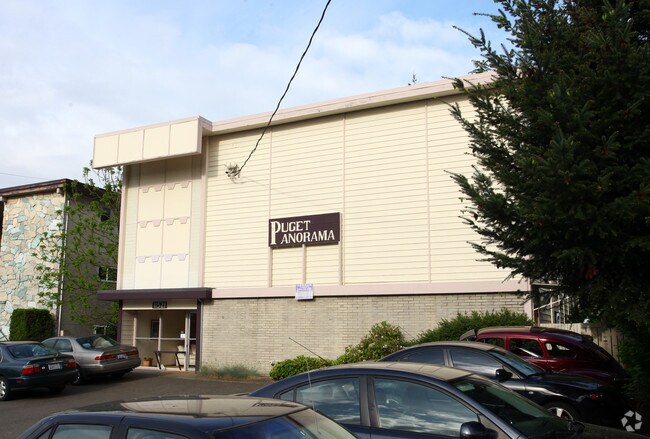 Building Photo - Huge 2 bedroom units in North Greenwood, P...