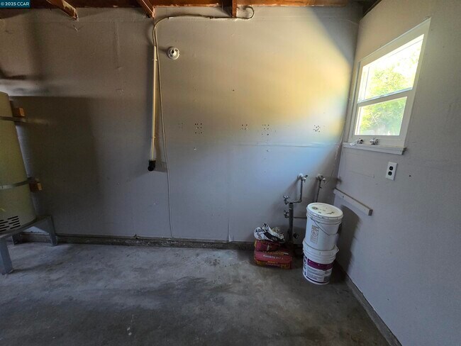 Building Photo - 4370 Harmon Rd