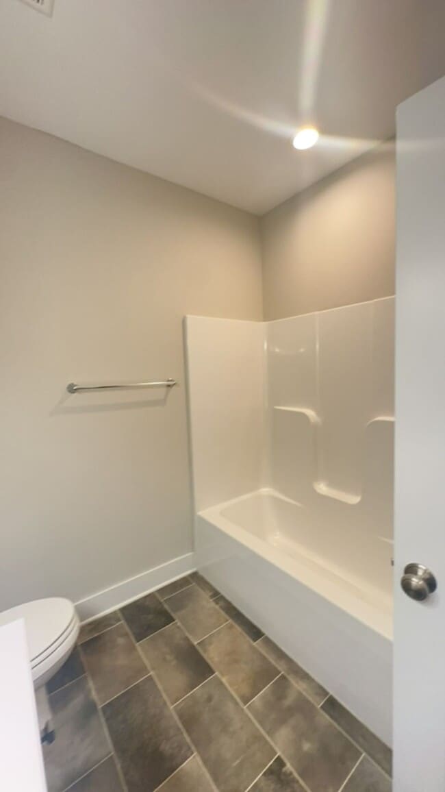 Building Photo - Eleven25