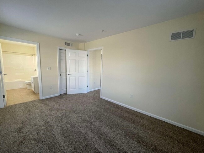 Building Photo - 10 Sentinel Court