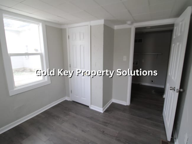 Building Photo - Adorable 3 BR 2 FULL BA House with Fenced Yard and Central Air (SECTION 8 APPROVED)