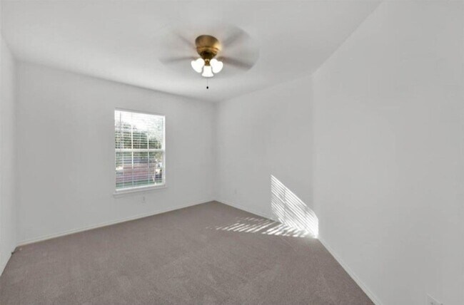 Building Photo - 22056 Knights Cove Dr