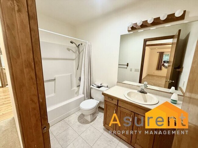 Building Photo - Charming 3-bedroom, 2-bath Ashland Home