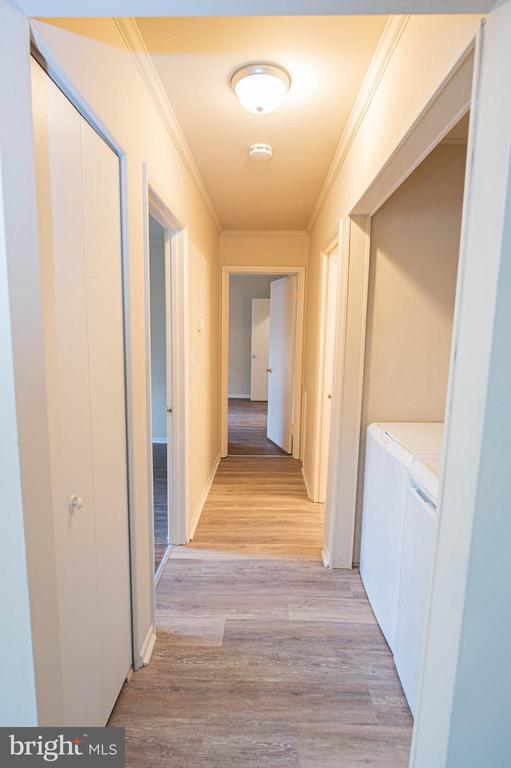 Building Photo - 804 College Ln