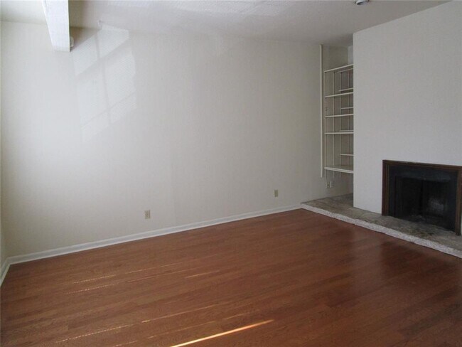 Building Photo - 2529 Rio Grande St