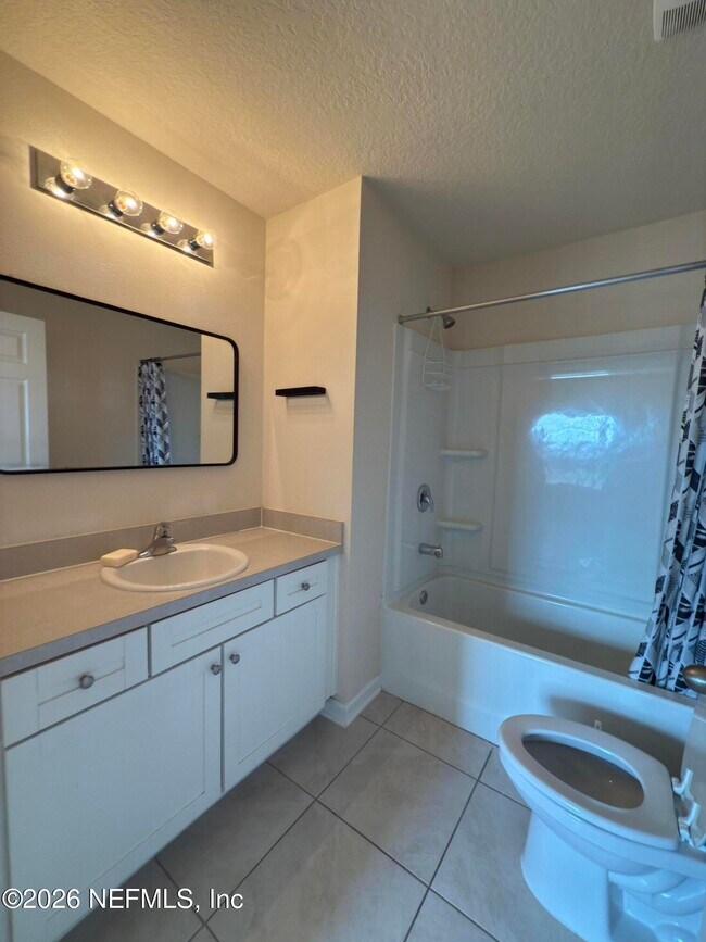 Building Photo - 82 Whispering Brk Dr