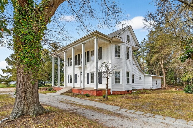 Building Photo - 409 Meadow Rd