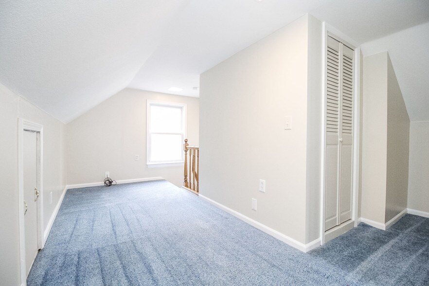 Building Photo - 2125 Loxley Rd