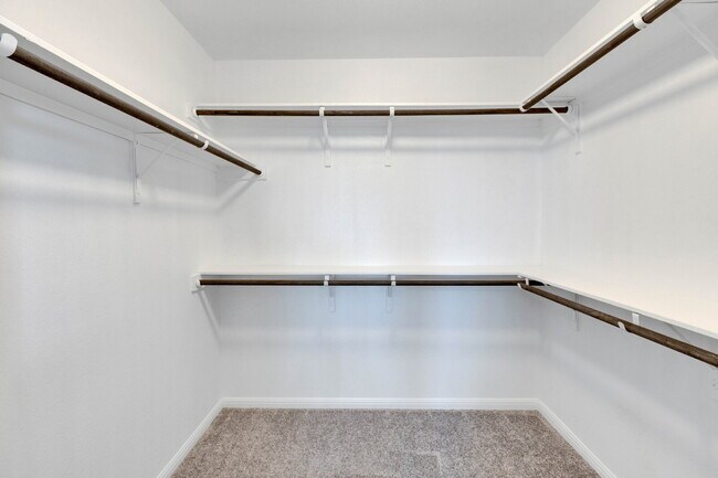 Building Photo - 3 Bedroom Home on Corner Lot - One Month FREE