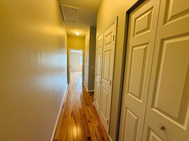 Building Photo - 2843 Thaxton Dr