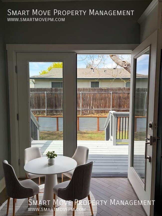 Building Photo - 2311 S Gekeler-