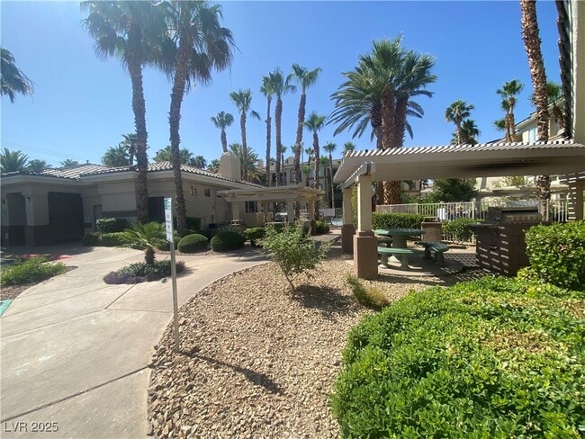 Building Photo - 7111 S Durango Dr