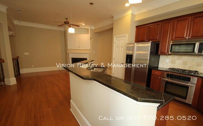 Building Photo - 829 Clifton Heights Ln NE